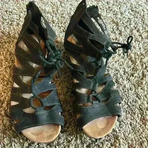 Earth Origins Sandals Kendra Kamilla Platinum Comfort Lace Up Zip. Size 9.w